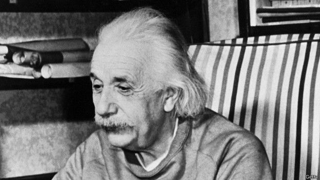 Einstein se arrepintió de su papel como promotor de las armas atómicas y se unió a movimientos de defensa de los derechos civiles.