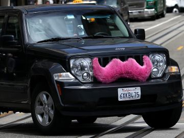 Los autos operados por conductores de la empresa Lyft podrán recoger pasajeros en LAX desde hoy. /GETTY IMAGES