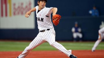 El lanzador japonés Kenta Maeda se unirá al cuerpo de pitcheo de los Dodgers.