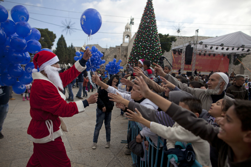 En países asiáticos con mayoría musulmana existen regulaciones diferentes sobre la celebración pública de la Navidad. 