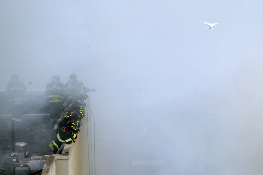 El Departamento de Bomberos de Nueva York ya usa estos aparatos para facilitar las labores de rescate.