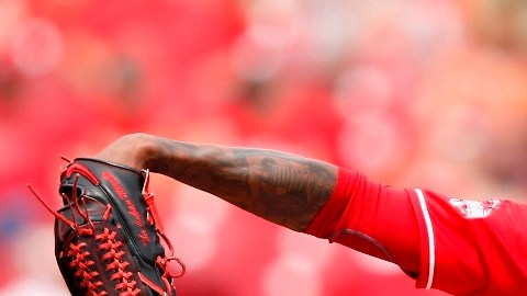 No hay en el béisbol un pitcher que lance la pelota con mayor potencia que el cubano Aroldis Chapman, ahora en camino a los Dodgers.
