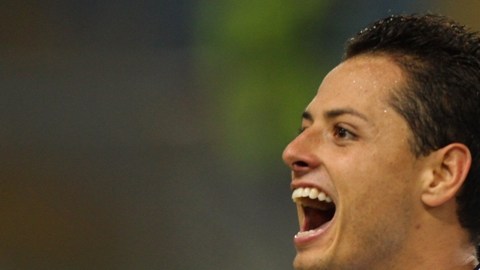 Chicharito, goleador en Champions.