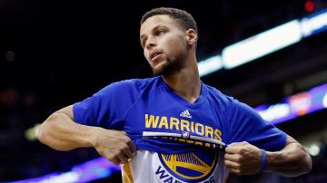Stephen Curry, el MVP de la NBA, guió a sus Warriors a 22 triunfos seguidos en esta temporada.