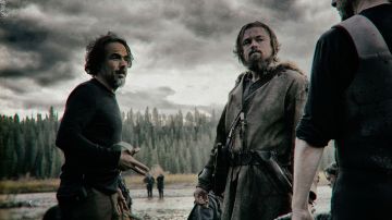 Alejandro G. Iñárritu (izq.) durante el rodaje de 'The Revenant', con Leonardo DiCaprio (centro).