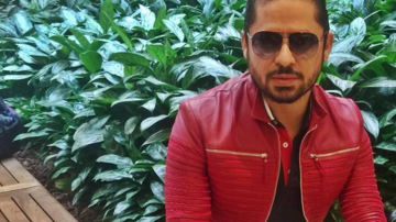 Larry Hernández compartió con su público una foto de su día a día en Instagram.