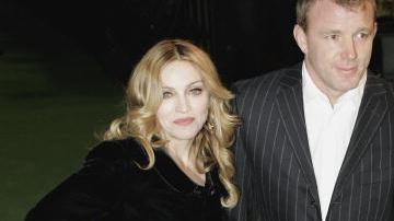 Esta era la familia perfecta de Madonna, antes de su divorcio de Guy Ritchie y su distanciamiento de su adolescente hijo Rocco.