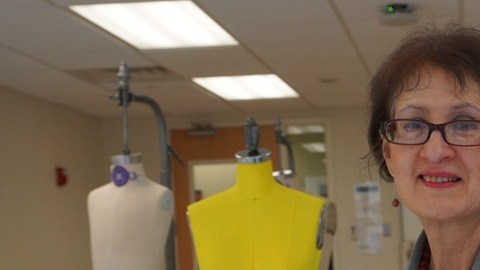 María Barraza, en el estudio que albergará su incubadora para empresarios diseñadores./Gerardo Romo