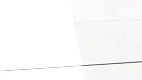 La Reina del Desfile de las Rosas y su corte viajan en la Línea Dorada de Metro en Pasadena.