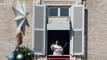 El Papa Francisco bendice a los creyentes en Roma