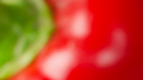 Pollo en salsa de pimientos rojos.