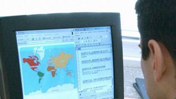 Las autoridades pusieron a salvo además a tres niñas de 9, 14 y 15 años en México que "eran presuntamente utilizadas por familiares cercanos o vecinos para obtener imágenes de pornografía".