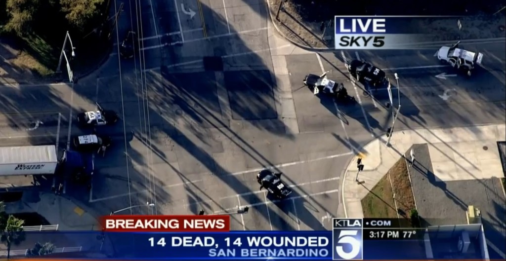 La policía realiza una búsqueda masiva de tres hombres armados que mataron a más de 14 personas e hirieron a 14 en San Bernardino, California.