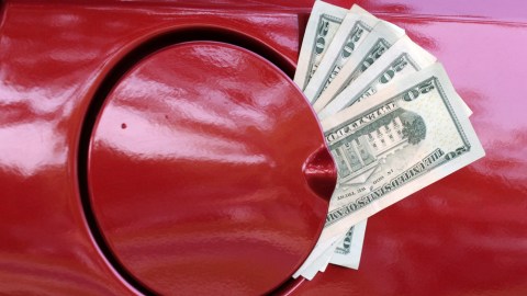 dinero gasolina