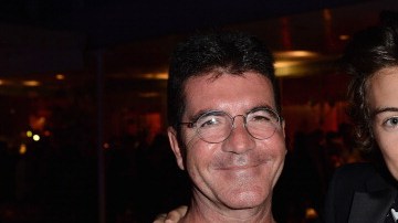 En la izq., Simon Cowell, el creador de One Direction con Harry Styles, uno de los integrantes de la famosa banda.