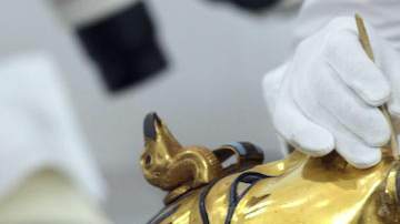 La máscara funeraria de Tutankamón fue descubierta por el egiptólogo británico Howard Carter en 1922.