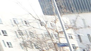 01/20/16 / LOS ANGELES/Homeless sit next to an encampment near Wilshire and Hoover in Los Angeles. A growing number of displaced people are spreading out from downtown Los Angeles in an effort to escape the violence of skid row. (Photo by Aurelia Ventura/La Opinion)