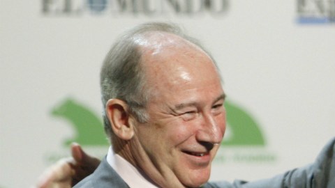 La Fiscalía Anticorrupción española pide cuatro años y seis meses de prisión para el exdirector gerente del FMI Rodrigo Rato por el uso de unas tarjetas de crédito opacas durante su etapa al frente de la entidad Caja Madrid.