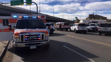 Autoridades acuden al lugar en el que se ha producido un tiroteo en Denver, Colorado.