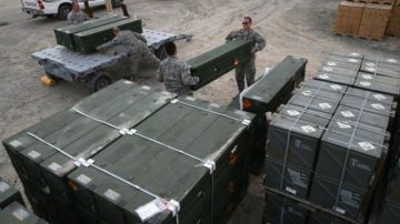 Un misil estadounidense Hellfire como el que se transporta en estas cajas llegó a Cuba por error.