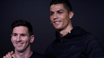 Messi y Cristiano posan durante la conferencia previa a la entrega del Balón de Oro.