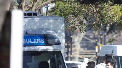 La pista principal que investiga la policía es la de un atentado suicida.