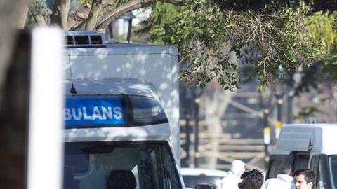 La pista principal que investiga la policía es la de un atentado suicida.