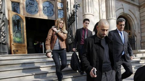 El jugador argentino del Barcelona Javier Mascherano aceptó una condena de un año de cárcel por defraudar 1,5 millones de euros de Hacienda y ha pedido que le suspenda la pena de prisión o se la sustituya por una multa de 21.600 euros. Foto: EFE