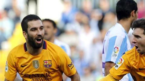 Messi consiguió un espectacular gol de volea, en el triunfo de Barcelona 2-1 sobre el Málaga. Foto: EFE.