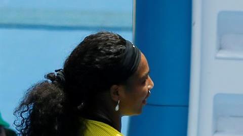 Serena Williams eliminó a Maria Sharapova del Abierto de Australia. Foto: EFE.