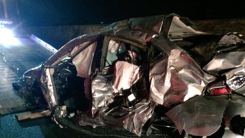 El auto quedo hecho un manojo de hierros luego del accidente. /ABC 7