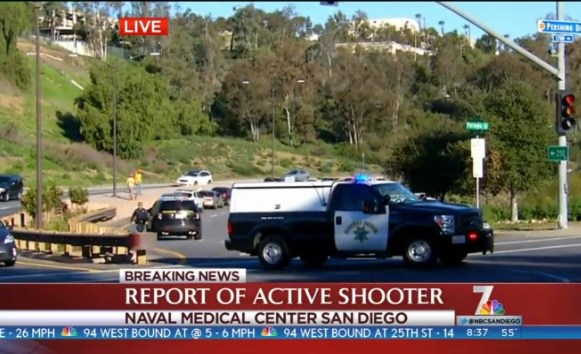 Hombre armado clausura centro naval en San Diego - La Opinión
