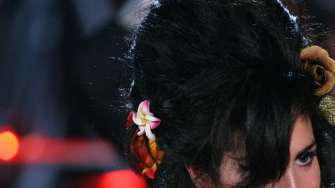 La madre de Amy Winehouse cuenta detalles sobre la infancia de la cantante en un nuevo libro.