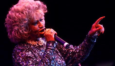 Celia Cruz cantando en 
el Music Midtown Festival en Atlanta en 2000.
