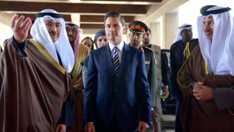 El Presidente Enrique Peña Nieto y Su Alteza, Jeque Sabáh Al Ahmad Al Yaber Al Sabáh, Emir del Estado de Kuwait.
