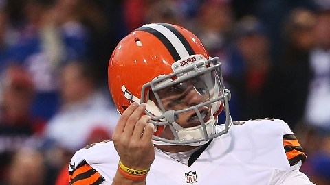Los reportes no especifican si la mujer con quien estaba Manziel es Colleen Crowley, quien se vio involucrada en el incidente de violencia doméstica anterior.