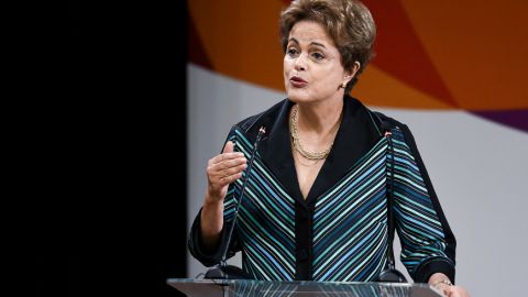 Dilma Rousseff , presidenta de Brasil.