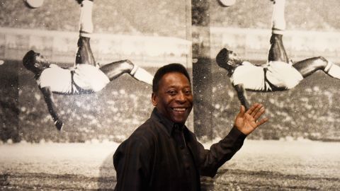 Las imágenes de Pelé rematando de chilena son escasas y de baja calidad, pero el Rey dominaba la técnica.