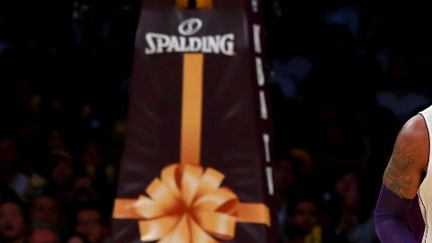 Kobe Bryant podría reaparecer este jueves para su partido final en Sacramento.