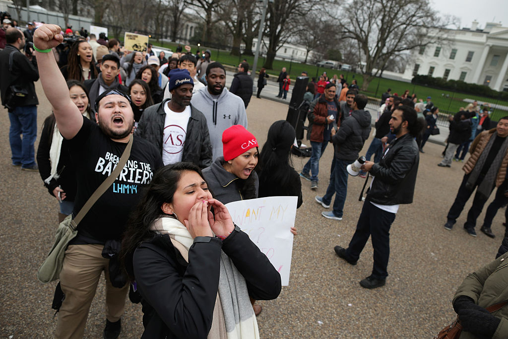  Activistas proinmigrantes protestan en varias ciudades de EEUU