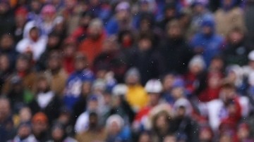 Leodis McKelvin, de los Bills de Buffalo, intercepta un pase en la zona de anotación en el cuarto periodo, una de las jugadas clave en la derrota de los Jets.