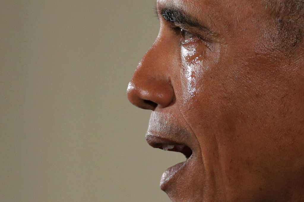 Barack Obama tiene un momento emocional durante su conferencia de prensa.