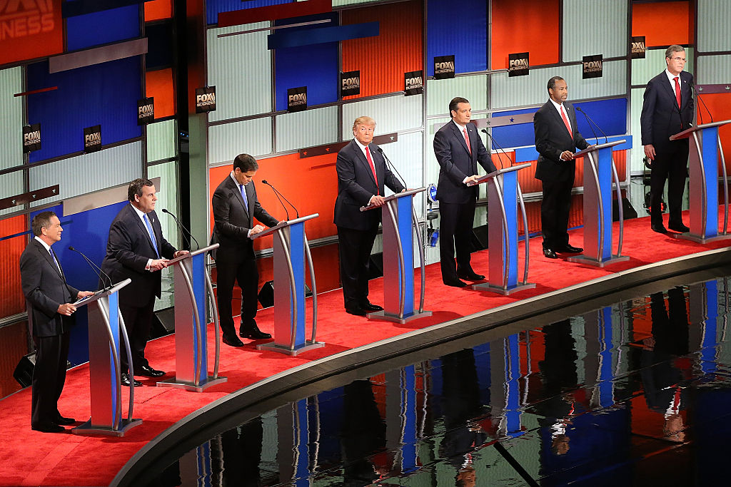 Los precandidatos republicanos participan en el primer debate de 2016, en North Charleston, Carolina del Sur.