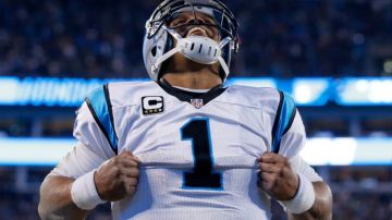 Cam Newton no ha dejado de ganar, sonreír y celebrar en esta temporada. El quarterback de Carolina dice que el público está 'asustado' de que un afroamericano como él sea tan exitoso.
