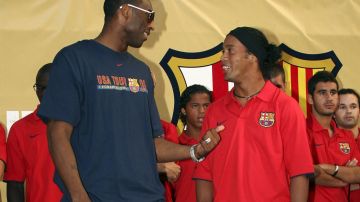 Kobe Bryant es gran fanático del FC Barcelona y un gran admirador de Ronaldinho.