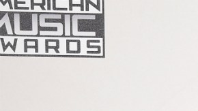 Jennifer también dio un adelanto de su próxima canción que parece tener dedicatoria.