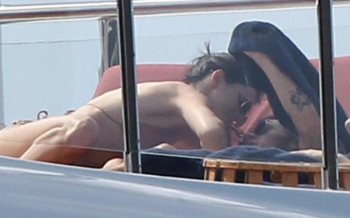 Kendall Jenner y Harry Styles pillados en alta mar (fotos) .