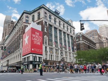 Los trabajadores de su tienda bandera en Manhattan serán de los que se unan a la protesta./Shutterstock