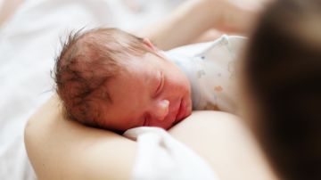 Nuevo estudio de los CDC dice que la edad promedio actual de las madres primerizas de EEUU es de 26.3 años.