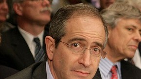 Representantes de NBC Universal y Comcast testificando ante el Senado en 2010 para que aprobaran la unión valorada en 30 mil millones de dólares.